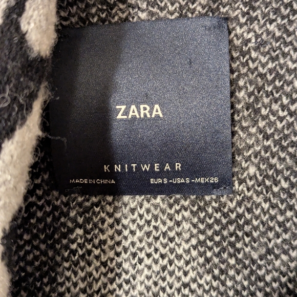 Zara Sz Small Black White Collared Aztec Print Chunky Knit Sweater Cardigan Coat - Picture 3 of 5